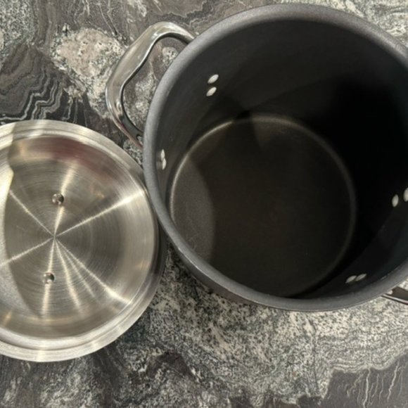 16 Piece Calphalon Non-Stick Hard Anodized Cookware Set - Picture 12 of 14